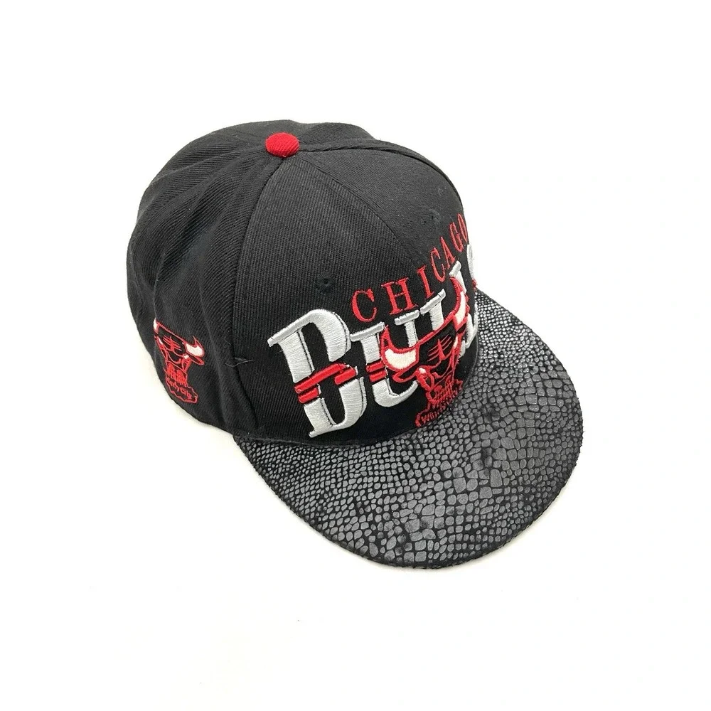 Chicago‎ Bulls New Era Snakeskin Bill Snapback Hat Black NBA Hardwood Classics